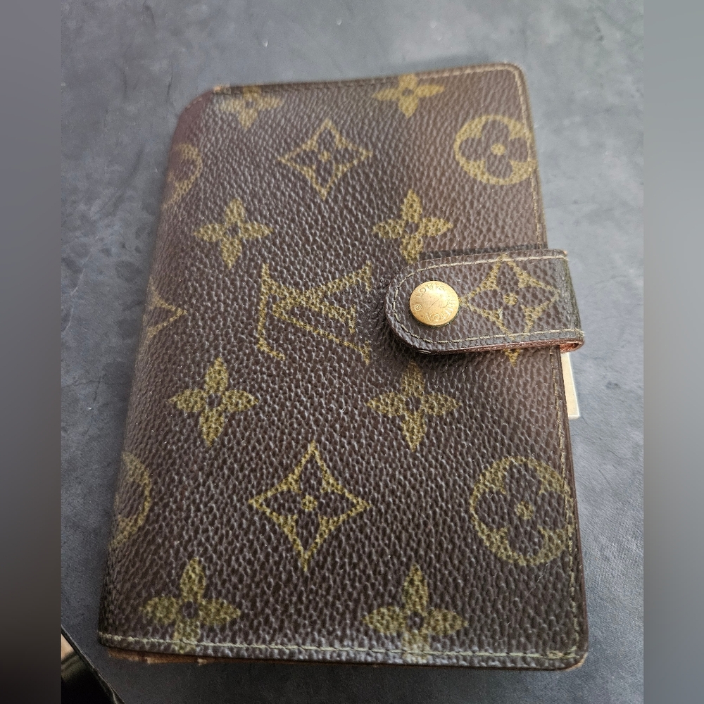Vintage Louis Vuitton viennois wallet
